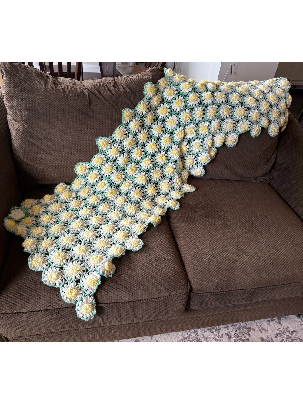 VTG Handmade Crocheted Throw Blanket Vibrant Daisy Flower Granny Square Afghan